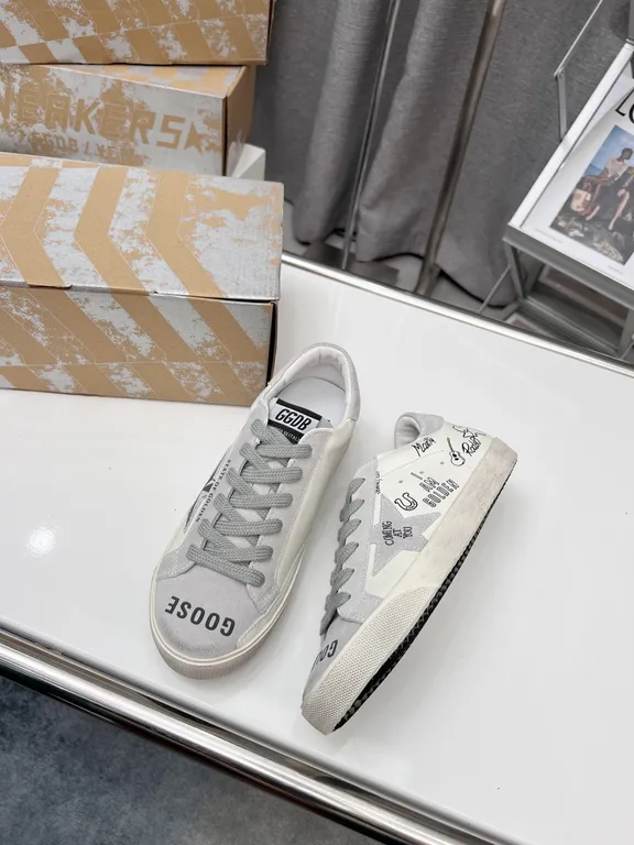 Golden Goose Shoe 